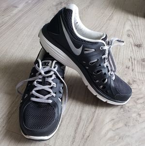 Nike Dual Fusion Sneakers Black/Gray Size 10